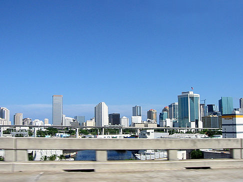 Blick von den Straßen auf Miami Fotos